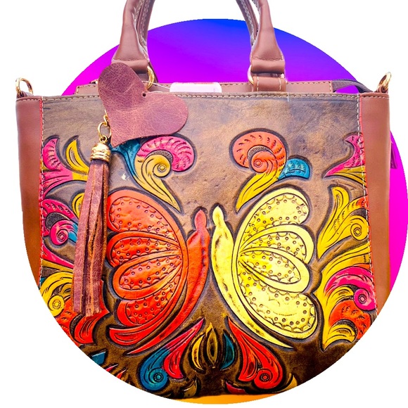 Chisel Hand crafted leather vegetable paint purse